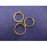 Three 9ct yellow gold Sovereign mounts, each stamped 375, approx 3g