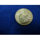22ct Sovereign dated 1882, 8g Queen Victoria Young portraid and St George