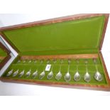 Set of Royal Horticultural Society silver flower spoons Sheffield 1975 Mahogany cased.