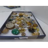 Quantity of vintage brooches, vintage rafles ladies wristwatch etc.