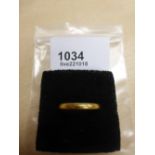 22ct yellow gold wedding band, marked 22ct size O, weight 3.9g