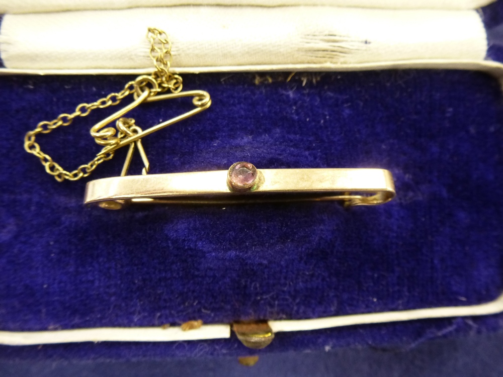 9ct gold tie pin with an Amethyst stone in an original box - Bild 2 aus 4