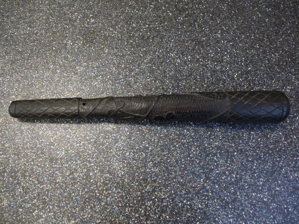 Black hardwood cudgel or cosh; carved all over in high relief with shamrocks and harp detail 33cm - Image 2 of 2