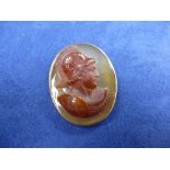 Victorian carved hardstone cameo depicting head and shoulders of a Roman soldier, in an 18ct
