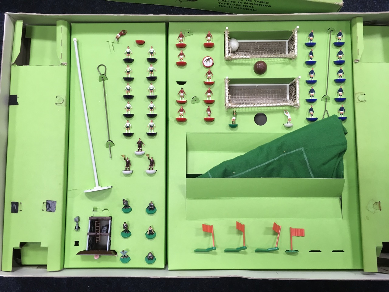 Subbuteo International Edition, two boxes with figures, cloths, goalposts, etc - incomplete. (2) - Image 5 of 6