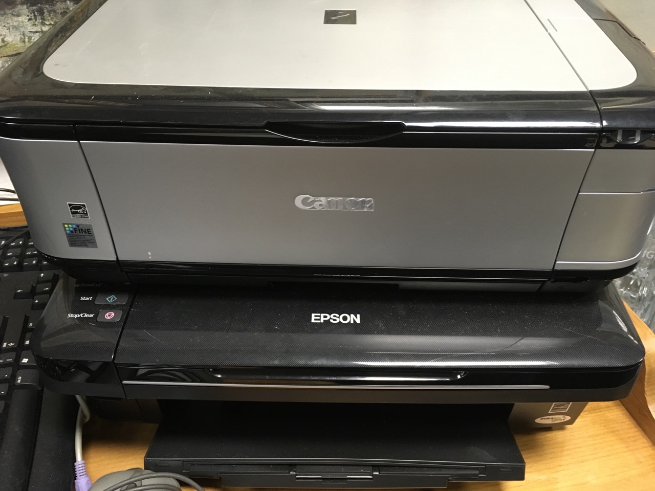 An Epson Stylus SX218 printer/copier; a large Fellows paper shredder; two computer keyboards; a - Image 2 of 3