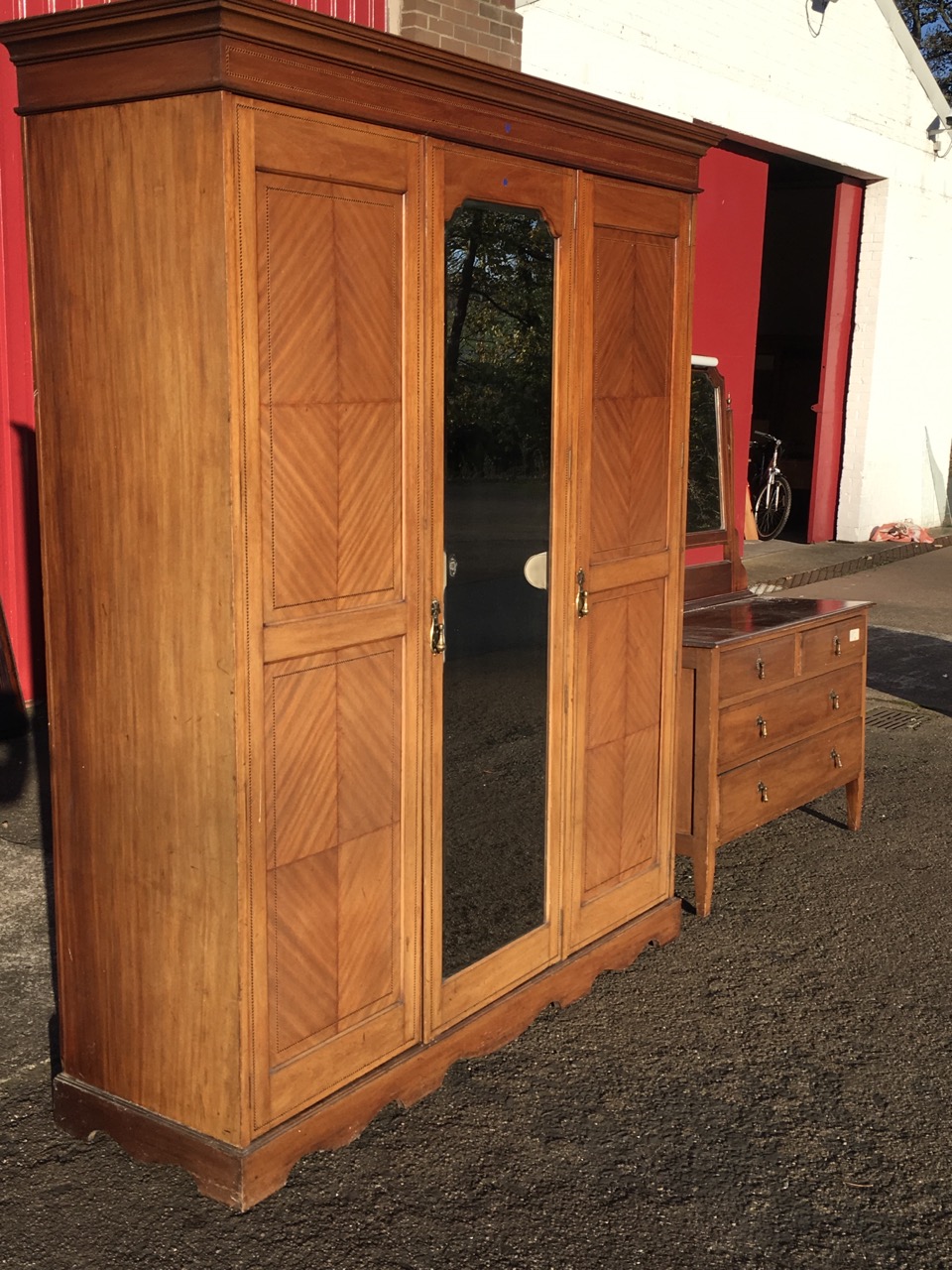 A late Victorian mahogany wardrobe & matching dressing table, the robe with quarter veneered doors - Image 3 of 3