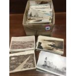 A collection of postcards, mainly UK topographical, several unused, some European, etc. (399)