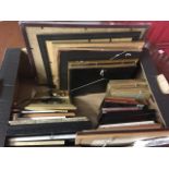 Miscellaneous photograph frames, prints, pairs, gilded, metal, sets, mainly unused, etc. (40)