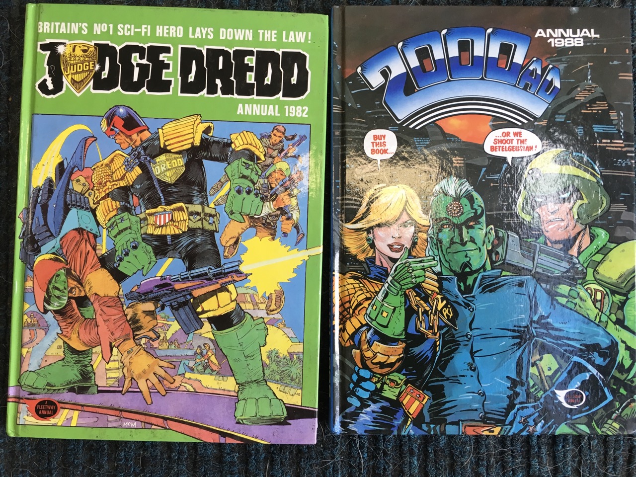 A box of vintage annuals from the 1980s - Judge Dredd, 2000AD, the Eagle from 1985, etc. (25) - Image 4 of 6