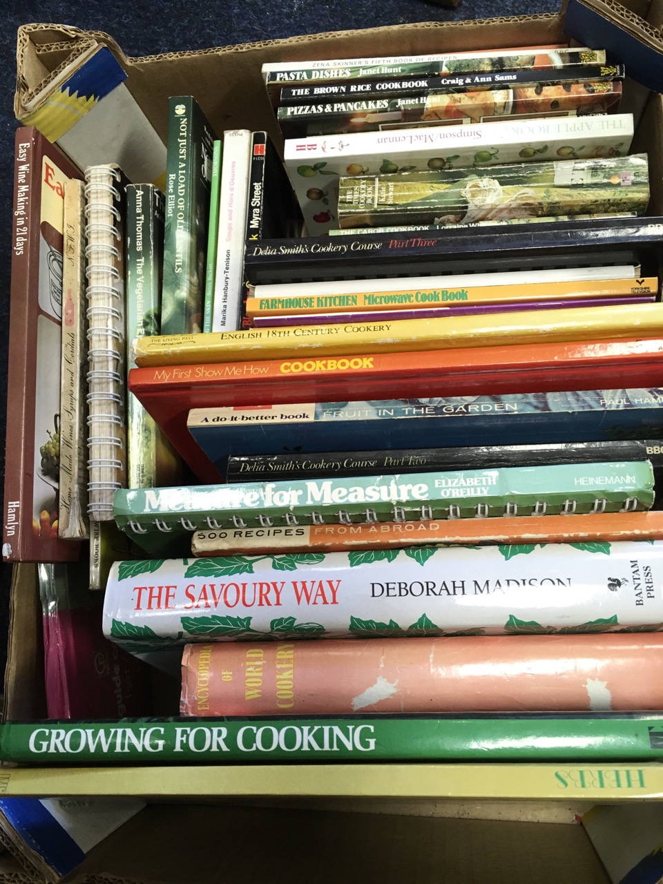 A quantity of cookery books - Delia, paperbacks, recipes, vegetarian, preserving, wine, etc. (72) - Image 3 of 6