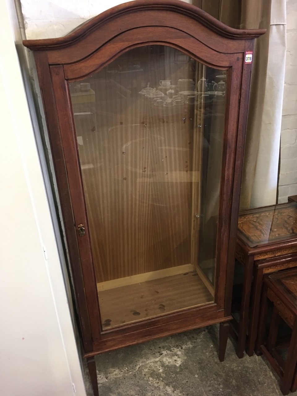 A glazed vitrine with arched moulded cornice above a glass dowel jointed cupboard door, with glass - Image 2 of 6