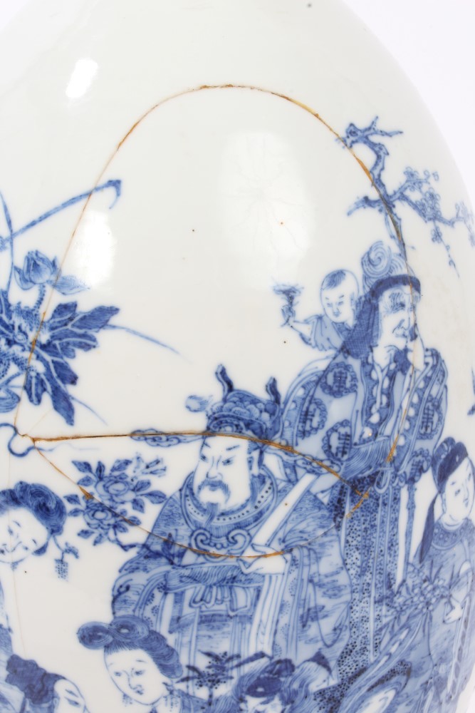 19th century Chinese blue and white ovoid vase with slightly flared neck and painted figure - Image 3 of 8