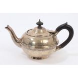 Early George V silver bachelors teapot of compressed form,
