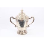 1920s silver two-handled Point-to-Point trophy on circular base (London 1920), 20.