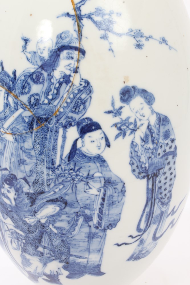 19th century Chinese blue and white ovoid vase with slightly flared neck and painted figure - Image 4 of 8