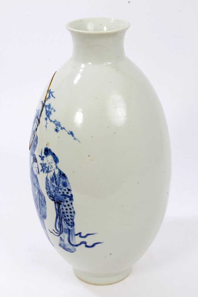 19th century Chinese blue and white ovoid vase with slightly flared neck and painted figure - Image 5 of 8