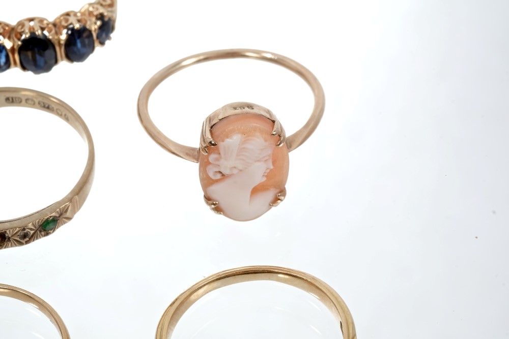 Group of ten gold and gem set dress rings - various, to include rose gold coral and seed pearl ring, - Image 7 of 11