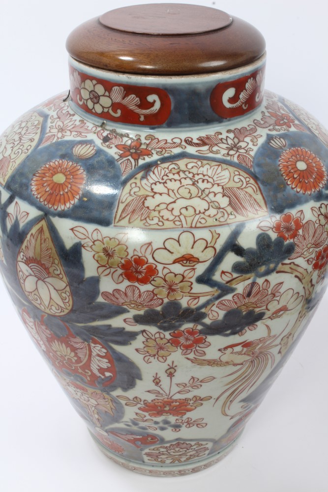 Late 19th / early 20th century Chinese export baluster-shaped vase with enamel butterfly and floral - Image 5 of 8