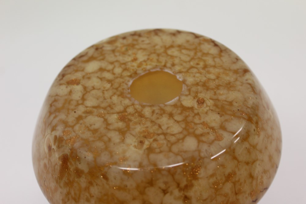 Good quality Scottish art glass vase with gold aventurine fleck decoration, possibly Monart, 17. - Image 3 of 3