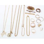 Collection of gold (9ct) and yellow metal jewellery - including brooches, rings, chains,