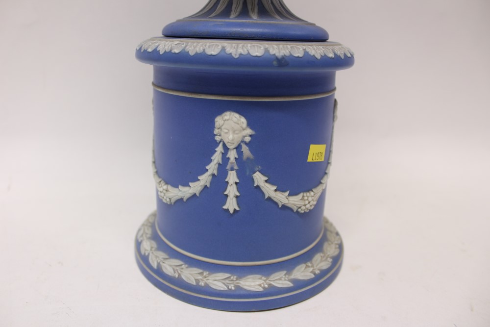 Impressive 19th century blue Jasper ware potpourri urn and cover decorated with classical masks and - Image 5 of 6