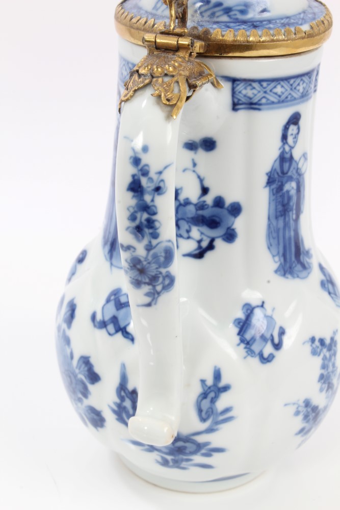 Late 17th century Chinese Kangxi blue and white jug and cover with gilt metal hinged mount and - Image 13 of 15
