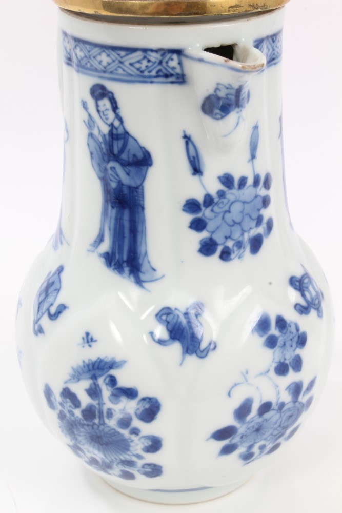 Late 17th century Chinese Kangxi blue and white jug and cover with gilt metal hinged mount and - Image 11 of 15