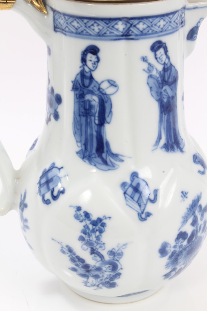 Late 17th century Chinese Kangxi blue and white jug and cover with gilt metal hinged mount and - Image 12 of 15