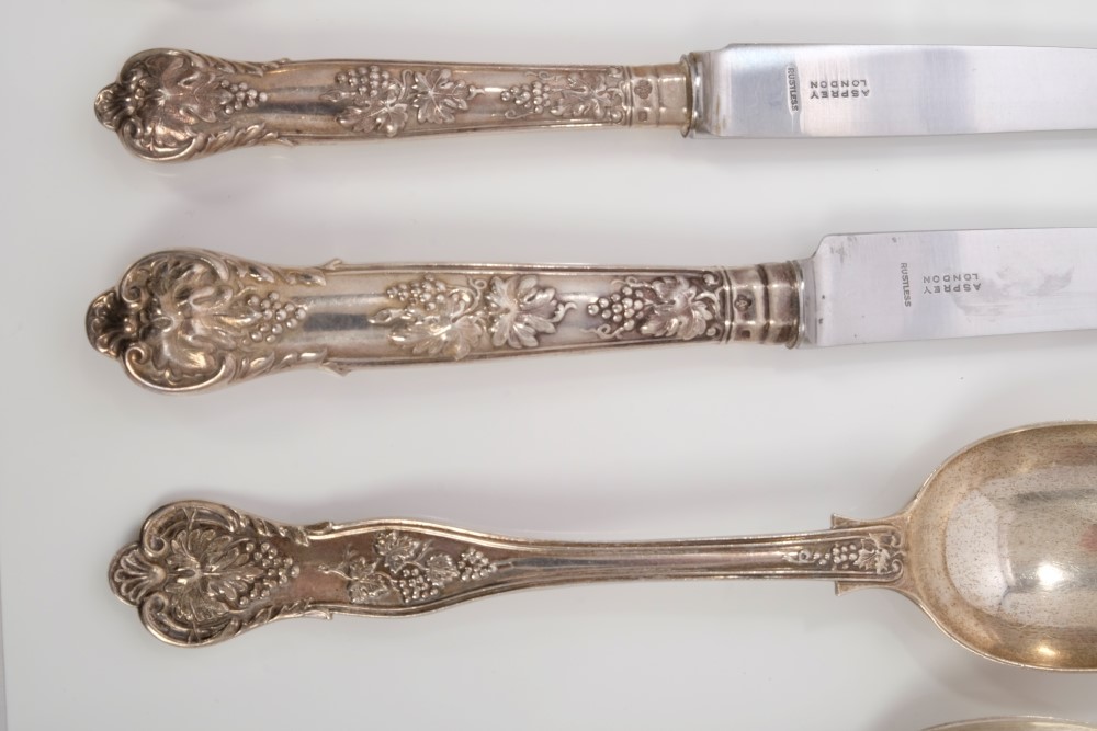 Contemporary Asprey silver rare Bright Vine pattern canteen of cutlery for twelve place settings, - Image 3 of 4