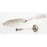 George IV silver fish slice with pierced blade and fiddle pattern handle,