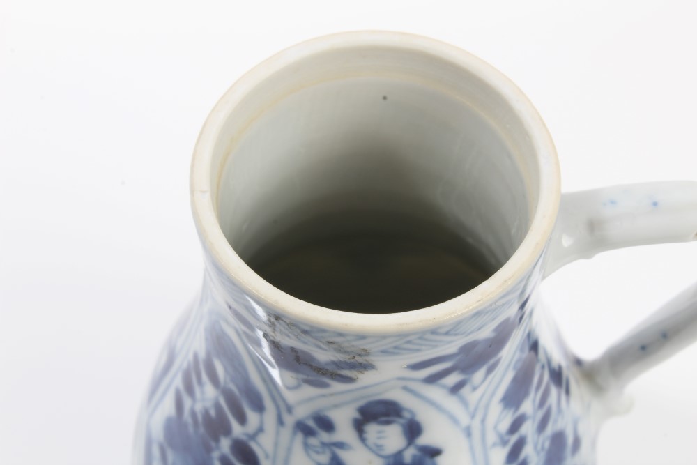 Late 17th century Chinese blue and white jug and cover with moulded and painted figure and floral - Image 7 of 12