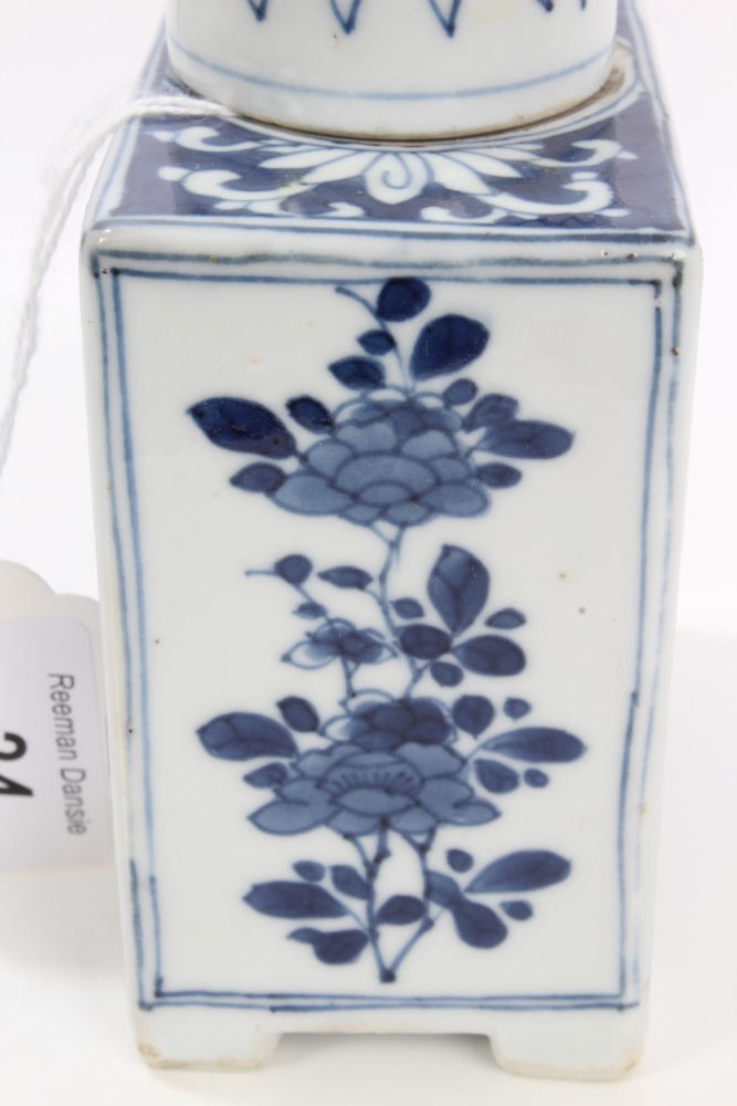 18th century Chinese blue and white tea caddy and cover of rectangular form, on bracket feet, - Image 10 of 11