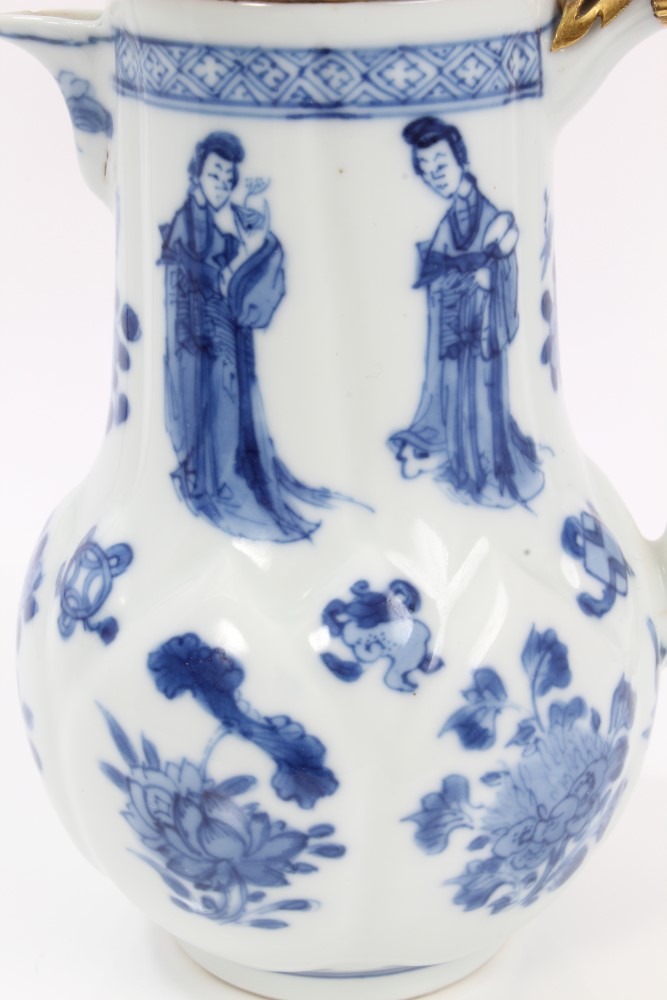 Late 17th century Chinese Kangxi blue and white jug and cover with gilt metal hinged mount and - Image 9 of 15