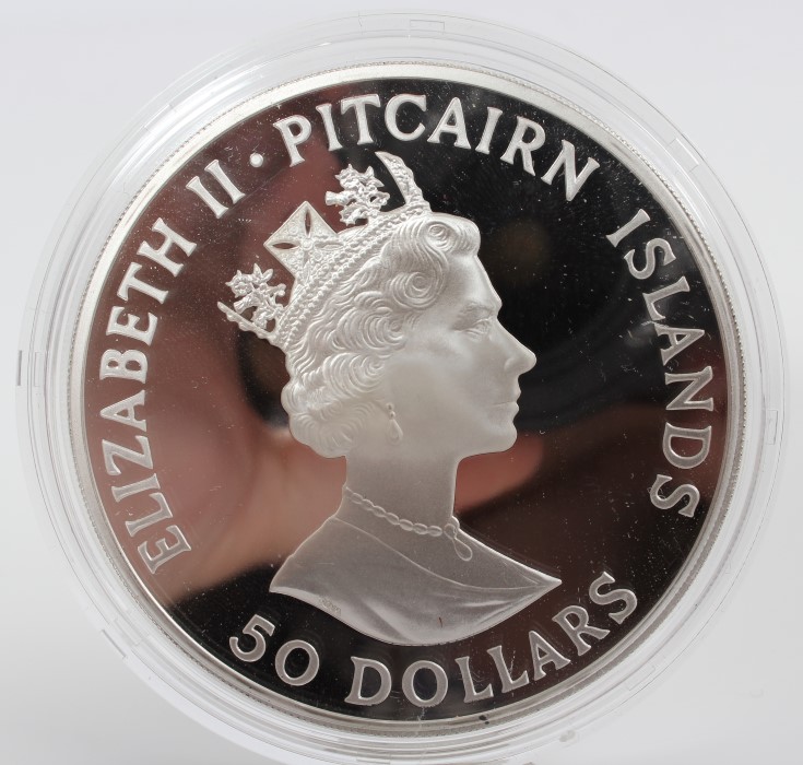 Pitcairn Islands - The Royal Mint Silver Proof $50 coin 'Bicentenary of the Mutiny on the Bounty' - Image 2 of 2