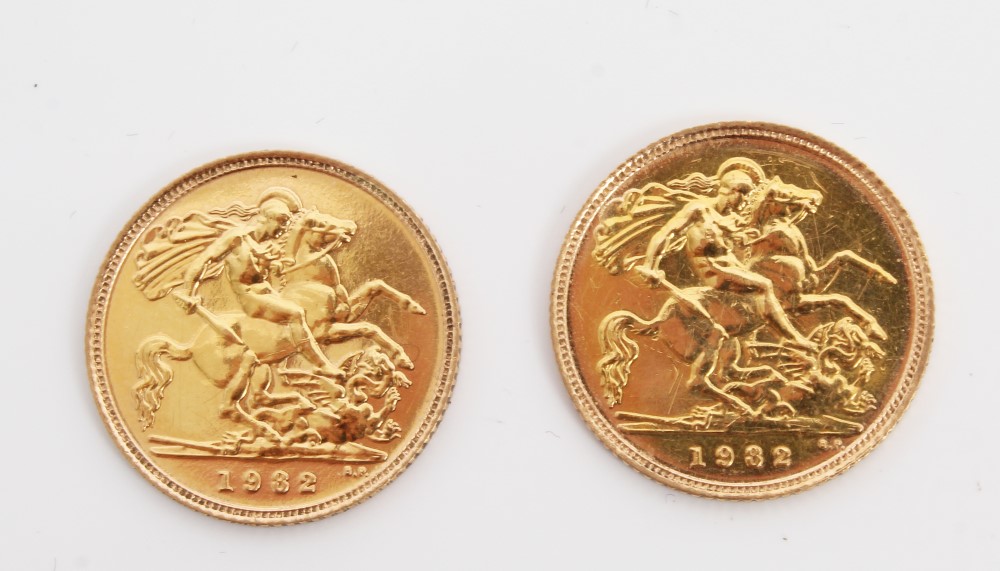G.B. gold Half Sovereigns - Elizabeth II 1982 (x 2).