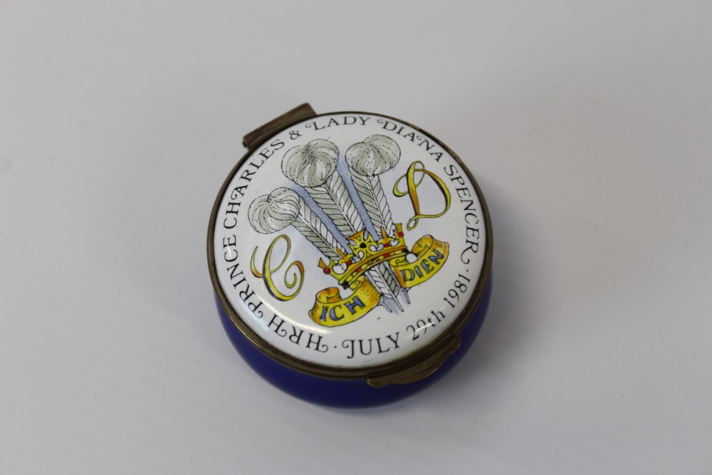 Royal Doulton figure - Rendezvous HN2212, Crummles enamel trinket box, - Image 6 of 7