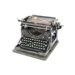 Vintage 1920s / 1930s Underwood typewriter