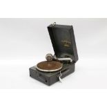Columbia Grafonola 100 wind-up gramophone,