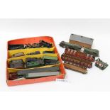 Railway selection of 00 gauge unboxed items including locomotives and tenders,