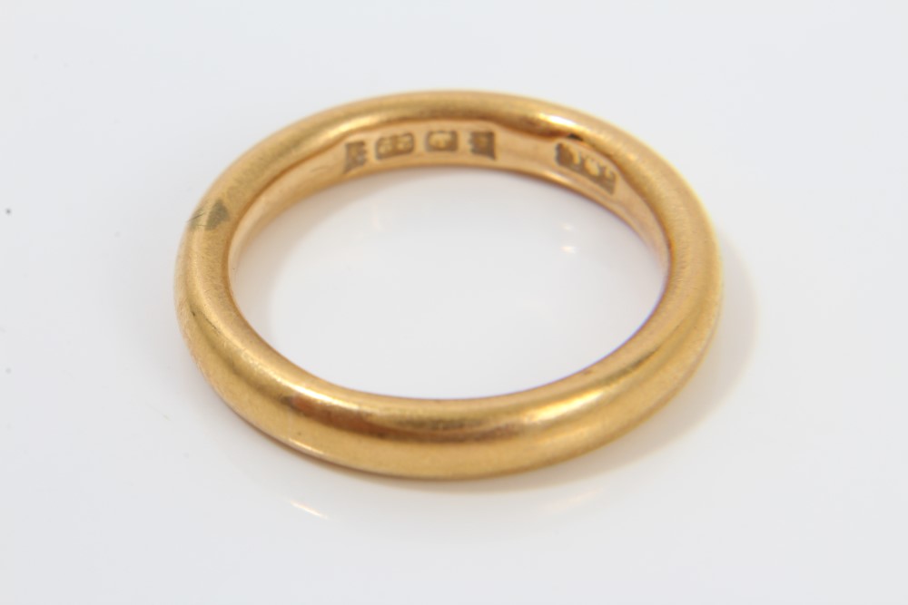 Gold (22ct) wedding ring CONDITION REPORT Total gross weight approximately 5.