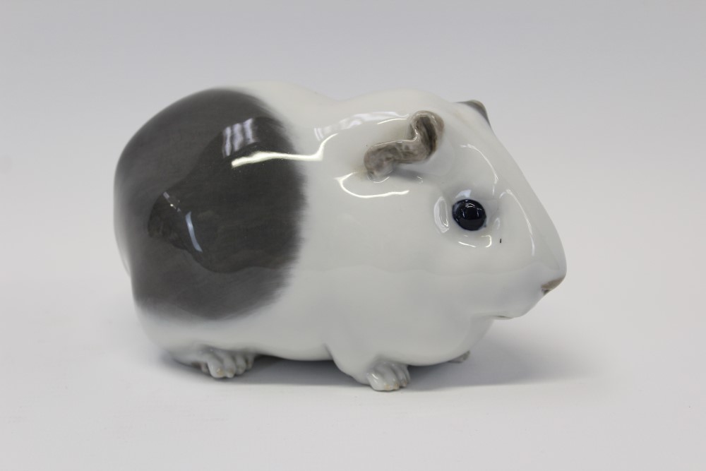 Royal Copenhagen porcelain model of a guinea-pig, - Bild 2 aus 3