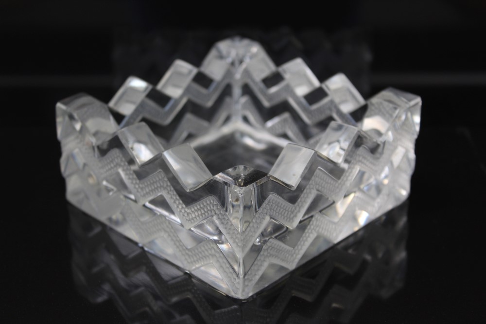 Lalique glass pin tray with zig-zag decoration, marked Lalique,