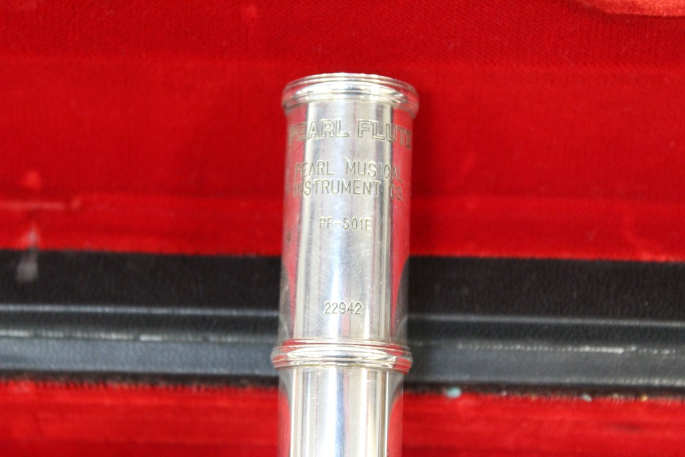 Pearl silvered flute model PF-501E, cased, - Image 2 of 2