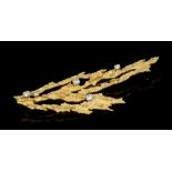 Andrew Grima, 1960s 18ct gold brooch of abstract form,