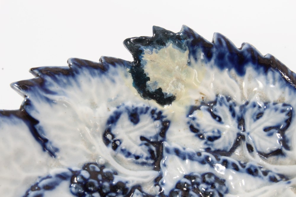 Unusual 18th century Wedgwood leaf-shaped blue and white cream boat with stalk handle - impressed - Image 6 of 12