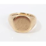 9ct gold signet ring (Birmingham 1969).
