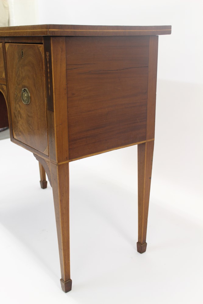 George III mahogany satinwood and patera inlaid dressing table with central short drawer and - Image 3 of 7