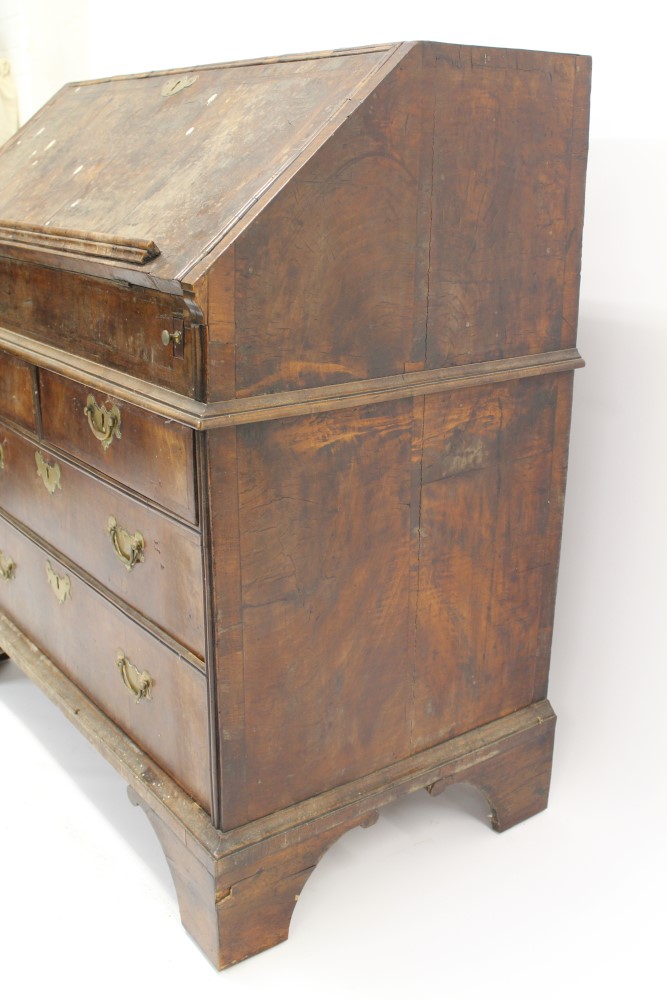 Early 18th century walnut crossbanded and feather-banded bureau with hinged fall enclosing a fitted - Image 5 of 6