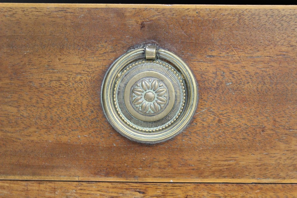 Regency mahogany bow front side table with single drawer, raised on square tapered legs, - Image 5 of 5